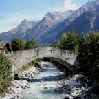 Alte Brücke über die Mera